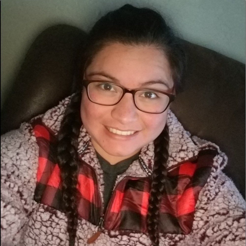 Meet your posher Desirae